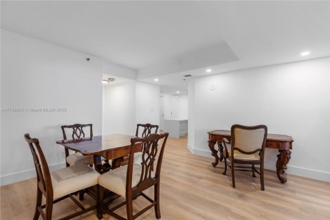 Купить кондоминиум в Майами, Флорида 2 спальни, 158.58м2, № 1960873 - фото 17