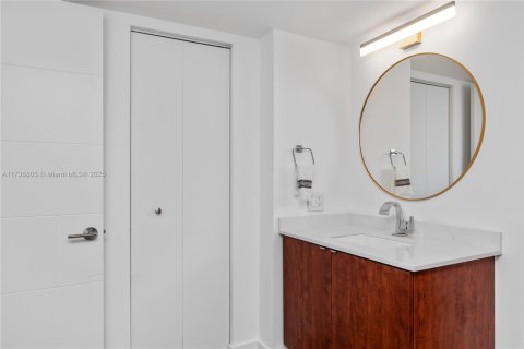 Купить кондоминиум в Майами, Флорида 2 спальни, 158.58м2, № 1960873 - фото 11