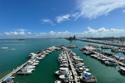 Купить кондоминиум в Майами, Флорида 2 спальни, 158.58м2, № 1960873 - фото 2