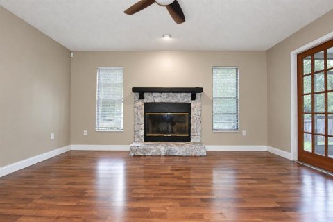 House in New Port Richey, Florida 3 bedrooms, 153.1 sq.m. № 2395734 - photo 18