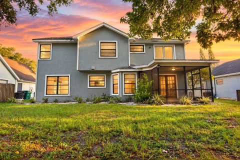 House in New Port Richey, Florida 3 bedrooms, 153.1 sq.m. № 2395734 - photo 5