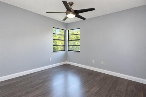 House in New Port Richey, Florida 3 bedrooms, 153.1 sq.m. № 2395734 - photo 22