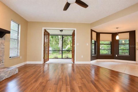 House in New Port Richey, Florida 3 bedrooms, 153.1 sq.m. № 2395734 - photo 20