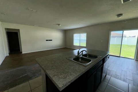 House in Winter Haven, Florida 5 bedrooms, 234.76 sq.m. № 1742717 - photo 12