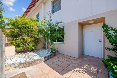 Townhouse in Lauderhill, Florida 3 bedrooms, 147.71 sq.m. № 1872446 - photo 4