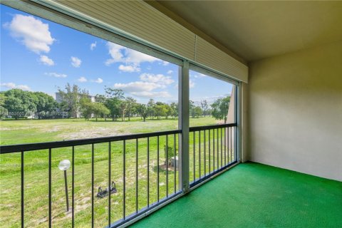 Townhouse in Lauderhill, Florida 3 bedrooms, 147.71 sq.m. № 1872446 - photo 18
