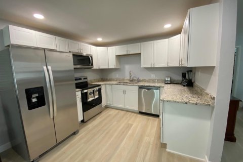 Villa ou maison à louer à Lake Worth, Floride: 3 chambres, 93.65 m2 № 2085612 - photo 6