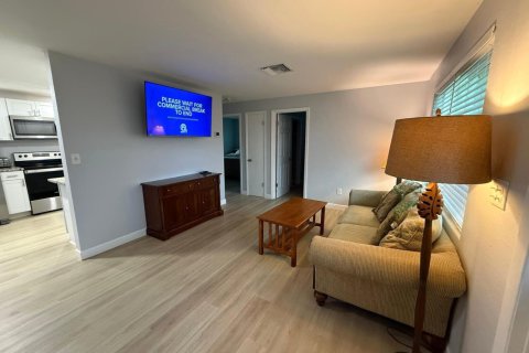 Villa ou maison à louer à Lake Worth, Floride: 3 chambres, 93.65 m2 № 2085612 - photo 3