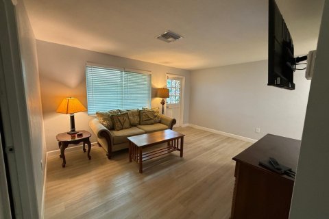 Villa ou maison à louer à Lake Worth, Floride: 3 chambres, 93.65 m2 № 2085612 - photo 4