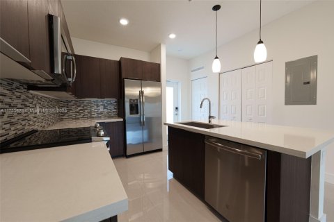 Condo in Doral, Florida, 3 bedrooms  № 1501590 - photo 6
