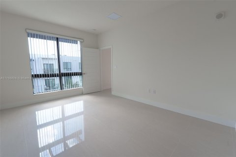 Condo in Doral, Florida, 3 bedrooms  № 1501590 - photo 11