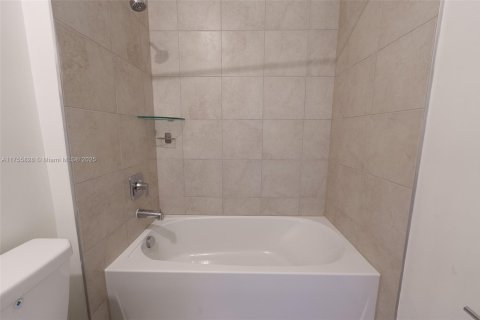 Condo in Doral, Florida, 3 bedrooms  № 1501590 - photo 22