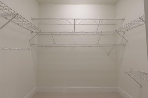 Condo in Doral, Florida, 3 bedrooms  № 1501590 - photo 14