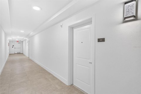 Condo in Orlando, Florida, 2 bedrooms  № 2391371 - photo 17