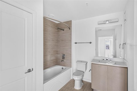 Condo in Orlando, Florida, 2 bedrooms  № 2391371 - photo 15