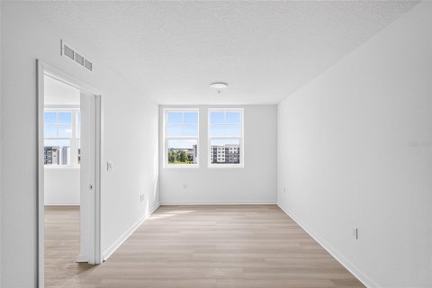 Condo in Orlando, Florida, 2 bedrooms  № 2391371 - photo 7