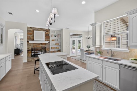 House in Lakeland, Florida 4 bedrooms, 397.06 sq.m. № 2402777 - photo 20