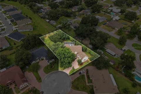 House in Lakeland, Florida 4 bedrooms, 397.06 sq.m. № 2402777 - photo 3