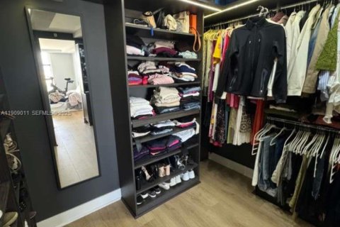 Condo in Miami, Florida, 2 bedrooms  № 1964400 - photo 28