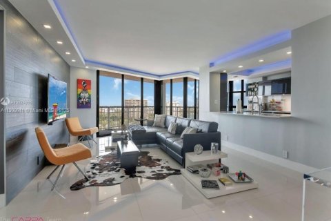 Copropriété à louer à Miami, Floride: 2 chambres, 136.47 m2 № 1964400 - photo 2