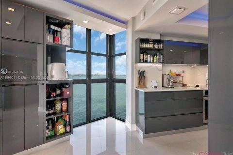 Copropriété à louer à Miami, Floride: 2 chambres, 136.47 m2 № 1964400 - photo 6