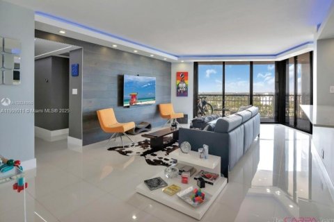 Copropriété à louer à Miami, Floride: 2 chambres, 136.47 m2 № 1964400 - photo 1