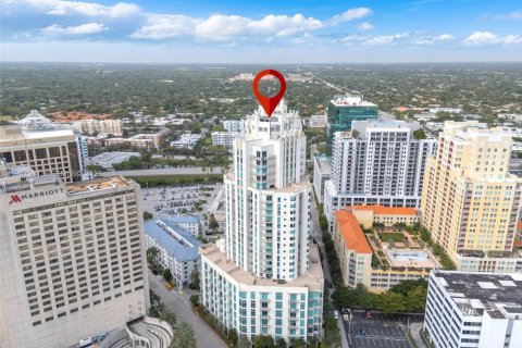 Condo in Miami, Florida, 1 bedroom  № 2004628 - photo 27
