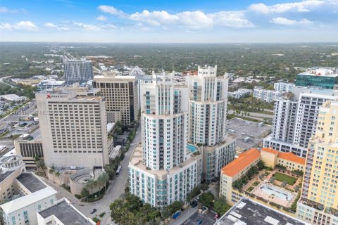 Condo in Miami, Florida, 1 bedroom  № 2004628 - photo 26