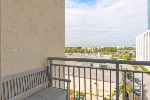 Condo in Miami, Florida, 1 bedroom  № 2004628 - photo 19