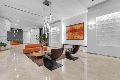 Condo in Miami, Florida, 1 bedroom  № 2004628 - photo 3