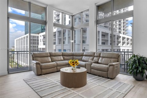 Condo in Miami, Florida, 1 bedroom  № 2004628 - photo 12