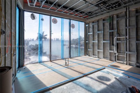 Casa en venta en Miami Beach, Florida, 8 dormitorios, 964.79 m2 № 2026881 - foto 18