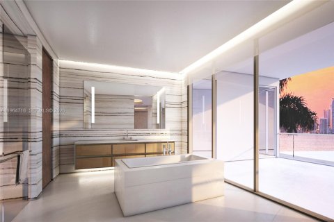 House in Miami Beach, Florida 8 bedrooms, 964.79 sq.m. № 2026881 - photo 10