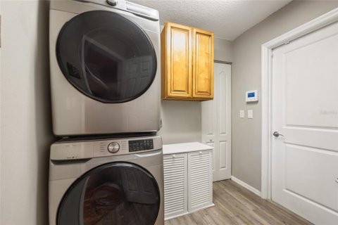 Casa en venta en Brandon, Florida, 3 dormitorios, 183.11 m2 № 1916227 - foto 26