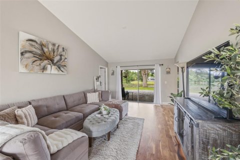 Casa en venta en Brandon, Florida, 3 dormitorios, 183.11 m2 № 1916227 - foto 8