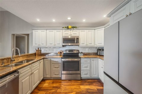 Casa en venta en Brandon, Florida, 3 dormitorios, 183.11 m2 № 1916227 - foto 10