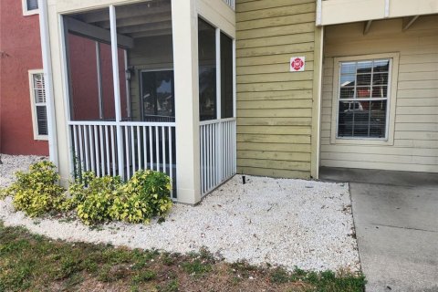 Condo in Brandon, Florida, 2 bedrooms № 2166252