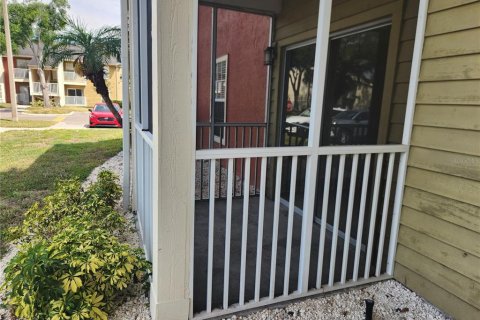 Condo in Brandon, Florida, 2 bedrooms  № 2166252 - photo 18