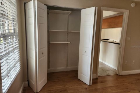 Condo in Brandon, Florida, 2 bedrooms  № 2166252 - photo 10