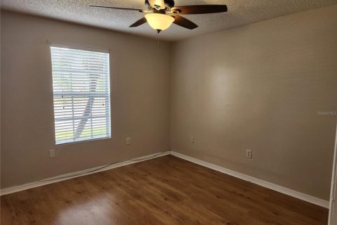 Condo in Brandon, Florida, 2 bedrooms  № 2166252 - photo 15