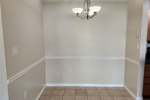 Condo in Brandon, Florida, 2 bedrooms  № 2166252 - photo 9