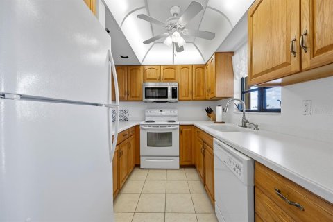 Condo in Punta Gorda, Florida, 2 bedrooms  № 1446776 - photo 6