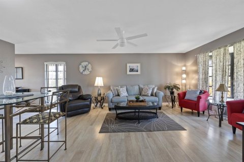 Condo in Punta Gorda, Florida, 2 bedrooms  № 1446776 - photo 10