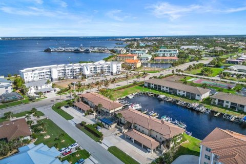Condo in Punta Gorda, Florida, 2 bedrooms  № 1446776 - photo 25