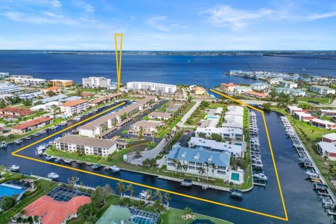 Condo in Punta Gorda, Florida, 2 bedrooms  № 1446776 - photo 1
