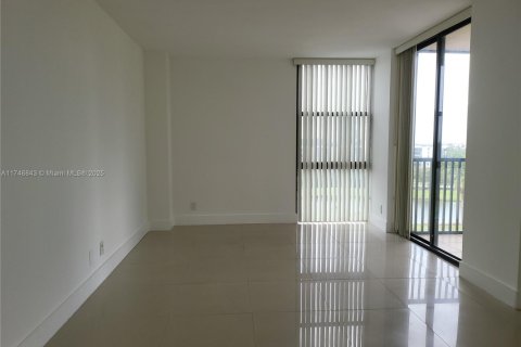 Copropriété à vendre à Aventura, Floride: 2 chambres, 105.72 m2 № 1937358 - photo 11