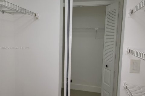 Copropriété à vendre à Aventura, Floride: 2 chambres, 105.72 m2 № 1937358 - photo 16