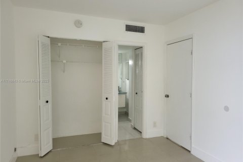 Copropriété à vendre à Aventura, Floride: 2 chambres, 105.72 m2 № 1937358 - photo 24