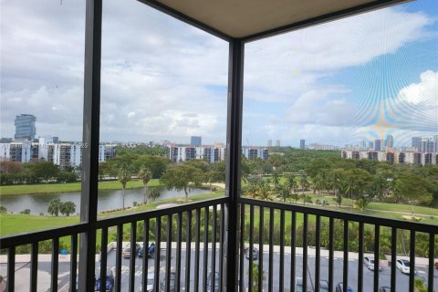 Copropriété à vendre à Aventura, Floride: 2 chambres, 105.72 m2 № 1937358 - photo 2