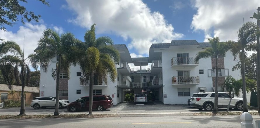 Condo in Hollywood, Florida, 2 bedrooms  № 2062558